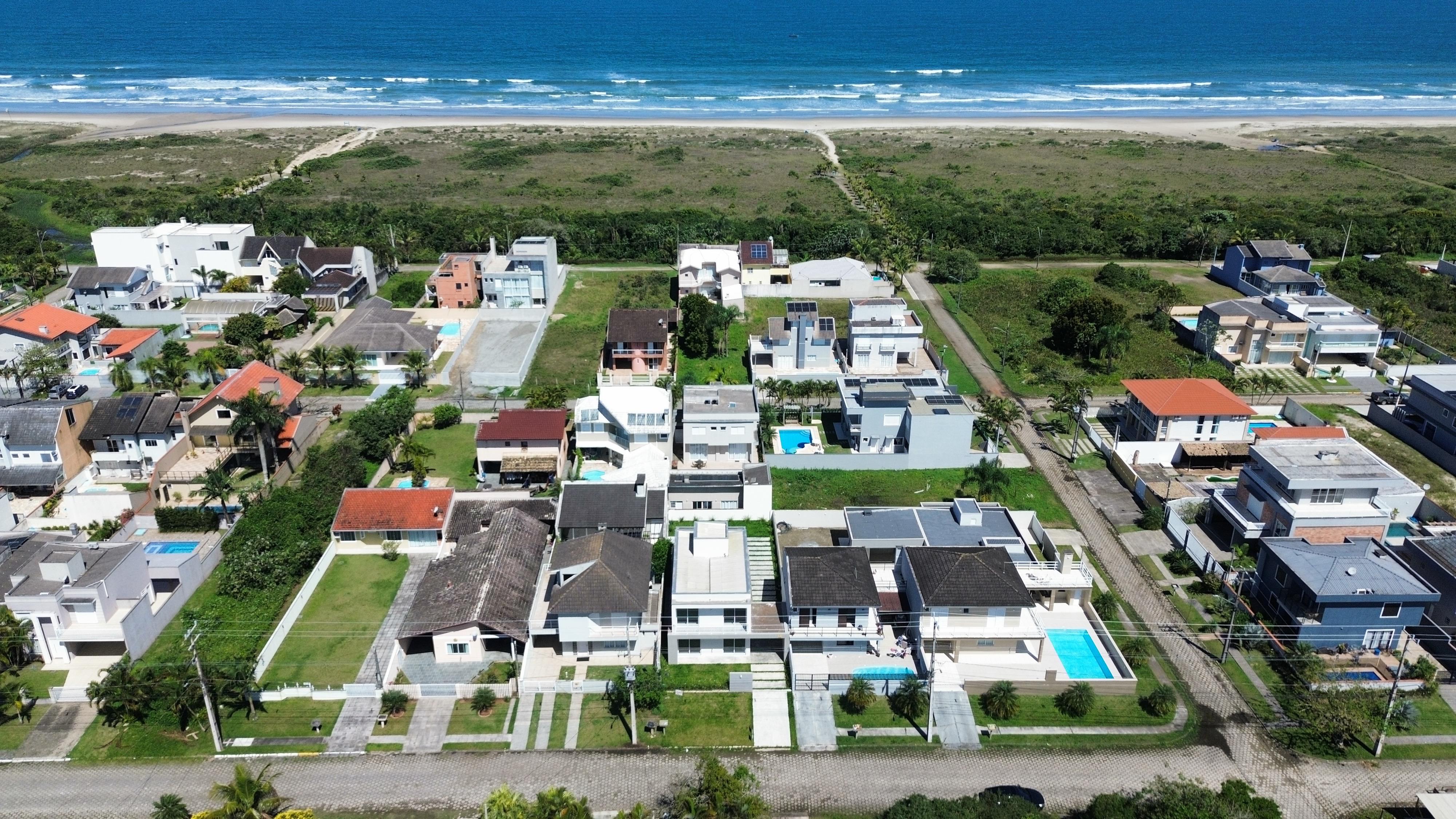 Vale a pena comprar im&oacute;vel no litoral do Paran&aacute; em 2026? Veja o que est&aacute; acontecendo